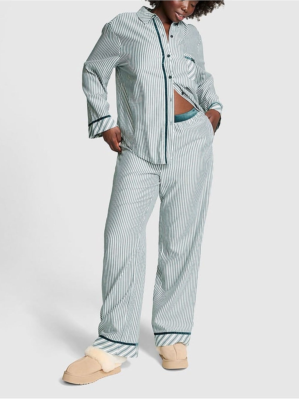 Victoria’s Secret Women’s Luxe Velvet Striped Flannel Long Pajama Set Size M / L